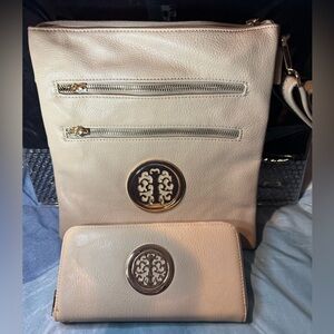 NWT 100% Vegan Leather 2pc Women’s Crossbody Bag with Matching Wristlet Wallet